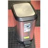 Image 1 : 7G STAINLESS STEP GARBAGE CAN