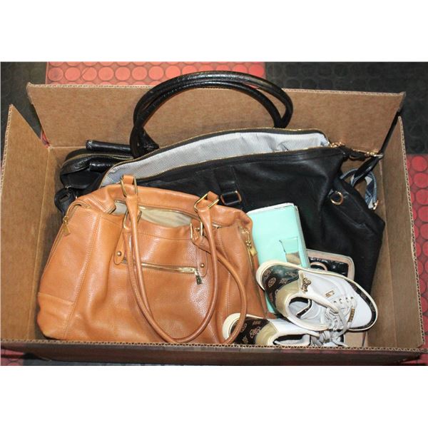 LOT OF USED ESTATE PURSES ETC