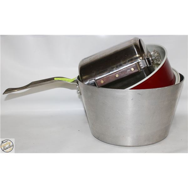 5QT LARGE POT, PERCULATOR COFFEE POT & CAKE PAN