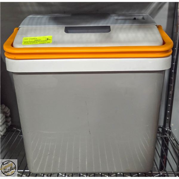 MOBI COOLER WITH CHARGER PLUGS IN-ESTATE