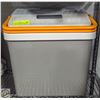 Image 1 : MOBI COOLER WITH CHARGER PLUGS IN-ESTATE