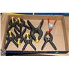 Image 1 : FLAT OF PLASTIC CLAMPS