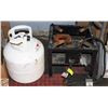 Image 1 : OUTDOOR PROPANE COOKER WITH FULL PROPANE TANK