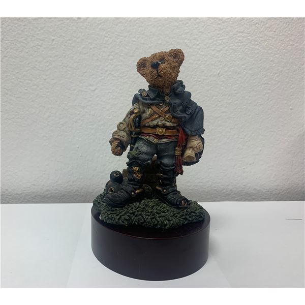 Boyd's Bear Civil War statue