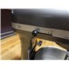 Image 8 : Kitchen-Aid Professional 600 Series Mixer w/ Attachments  (works - see video)