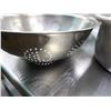 Image 15 : Multiple Metal Mixing Bowls & Strainers, Misc Sizes