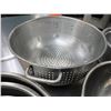 Image 6 : Multiple Metal Mixing Bowls & Strainers, Misc Sizes