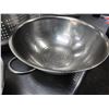 Image 7 : Multiple Metal Mixing Bowls & Strainers, Misc Sizes