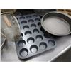 Image 8 : Multiple Plastic Bins, Muffin Tins, Bundt & Cake Pans, etc Misc Sizes
