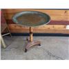 Image 5 : Round Metal Table on Pedestal Base 26" Dia, 28"H