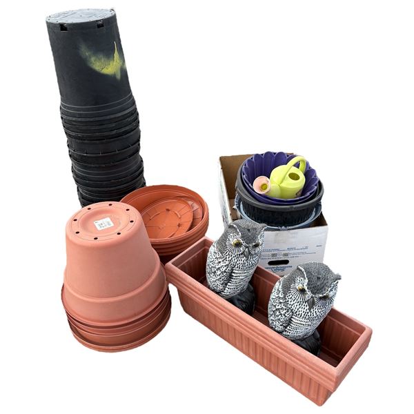 Pallet of assorted Nursery and Flower Pots with 2 Owls