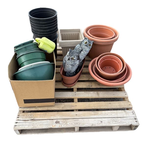 Pallet of assorted Nursery and Flower Pots with 2 Owls