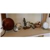 Image 1 : Misc Décor: Wooden Mortar & Pestle, Carved Birds, Floral Jar, etc Misc Sizes