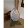 Image 2 : Misc Décor: Wooden Mortar & Pestle, Carved Birds, Floral Jar, etc Misc Sizes