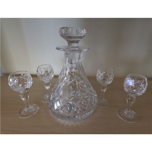 Cut Glass Decanter 7.5"H w/ 4 Stemmed Glasses 4"H