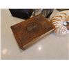 Image 2 : Misc Décor: Trinket Box, Vase, Shell, Clock, Panda Figurine, Globe, etc Misc Sizes