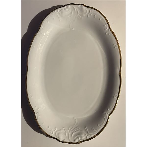 Oval serving tray