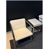 Image 2 : ENS DE 2 CHAISES AVEC TABLE