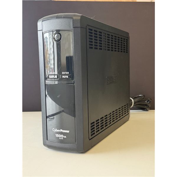 UPS CYBERPOWER 1500va AVR
