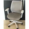 Image 3 : CHAISE DE BUREAU (AVEC TACHES)