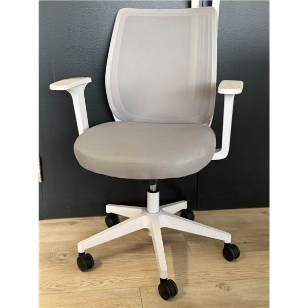 CHAISE DE BUREAU (AVEC TACHES)