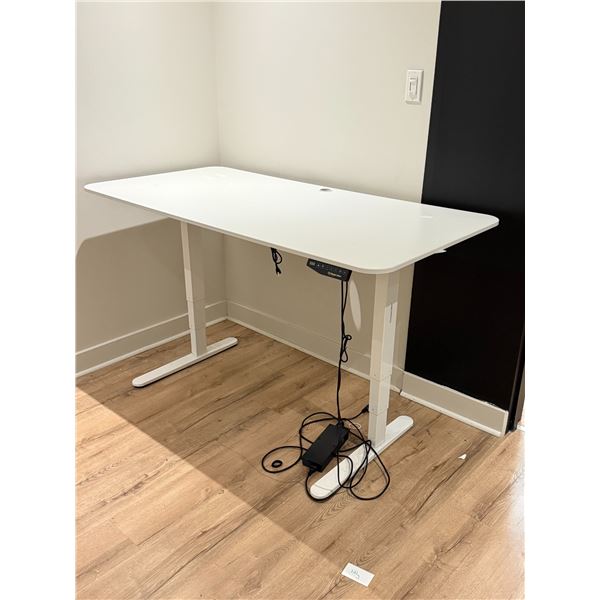 TABLE DE TRAVAIL HAUTEUR AJUSTABLE  ÉLEC. 63"x32"x29-48" PRIME CABLES ERGO