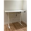 Image 3 : TABLE DE TRAVAIL HAUTEUR AJUSTABLE  ÉLEC. 63"x32"x29-48" PRIME CABLES ERGO