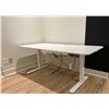Image 3 : TABLE DE TRAVAIL HAUTEUR AJUSTABLE ÉLEC. 63"x32"x29-48" PRIME CABLES ERGO