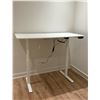 Image 3 : TABLE DE TRAVAIL HAUTEUR AJUSTABLE ÉLEC. 63"x32"x29-48" PRIME CABLES ERGO