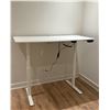 Image 2 : TABLE DE TRAVAIL HAUTEUR AJUSTABLE ÉLEC. 63"x32"x29-48" PRIME CABLES ERGO