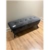 Image 2 : BANC EN VELOURS GRIS 48"x18"x18"