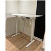 Image 2 : TABLE DE TRAVAIL HAUTEUR AJUSTABLE ÉLEC. 63"x32"x29-48" PRIME CABLES ERGO