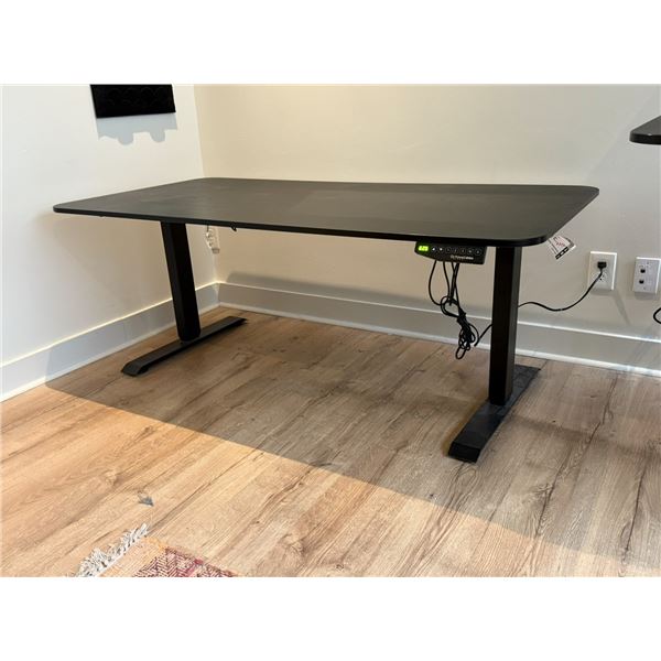 TABLE DE TRAVAIL HAUTEUR AJUSTABLE ÉLEC. 63"x32"x29-48" PRIME CABLES ERGO