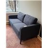 Image 1 : SOFA 54" DE LONG 72"