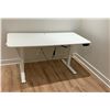 Image 1 : TABLE DE TRAVAIL HAUTEUR AJUSTABLE ÉLEC. 63"x32"x29-48" PRIME CABLES ERGO