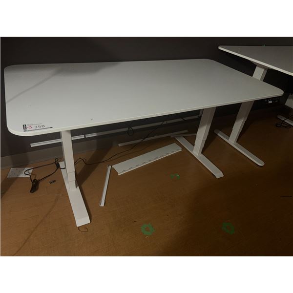 TABLE DE TRAVAIL HAUTEUR AJUSTABLE ÉLEC. 63"x32"x29-48" PRIME CABLES ERGO