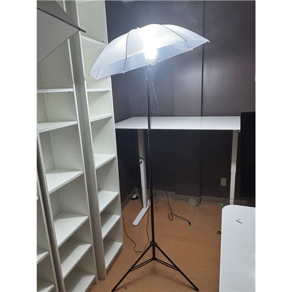 LAMPE DE PHOTOGRAPHE AVEC TRÉPIED
