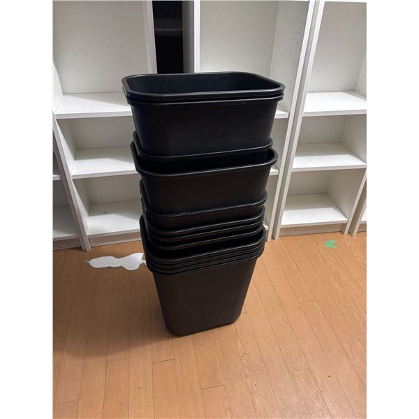 LOT DE 12 POUBELLES