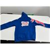 Image 2 : LOT DE 65 PULLS AVEC LOGO "LAUGHING DRAGON" TAILLES ASST