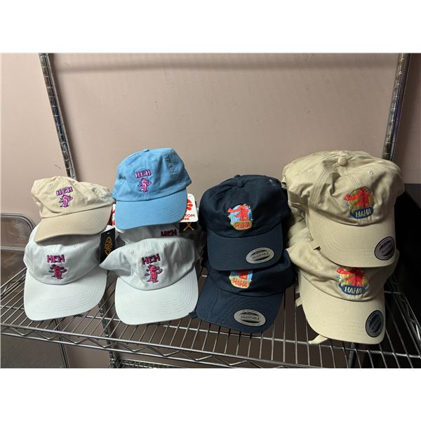 LOT DE 70 CHAPEAUX AVEC LOGO