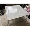 Image 1 : TABLE À CAFÉ DEÇU EN PIERRE 35"x35"x15"
