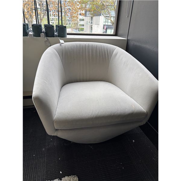 FAUTEUIL PIVOTANT