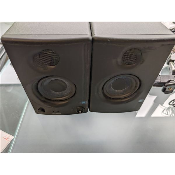 LOT: 2 PAIRES DE HAUT-PALEURS