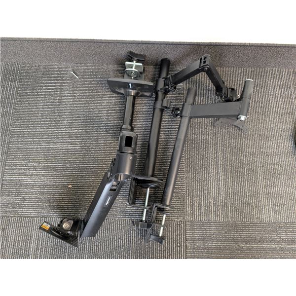 LOT: 3 SUPPORTS POUR ÉCRAN ASST