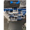Image 2 : CABINET POUR VISES, (CONTENU INCLUS)