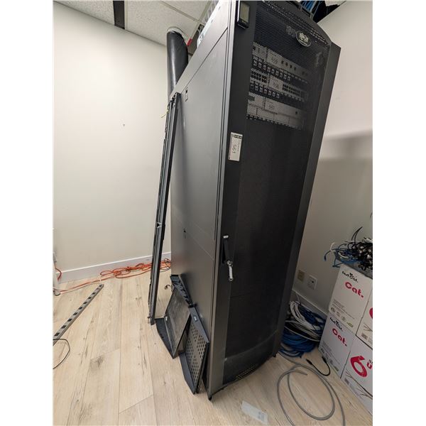 TRIPP LITE Rackmount ENCLOSURE 42U