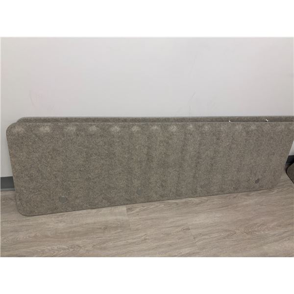SÉPARATEUR DE BUREAU 19"x64" AVEC SERRES POUR TABLES
