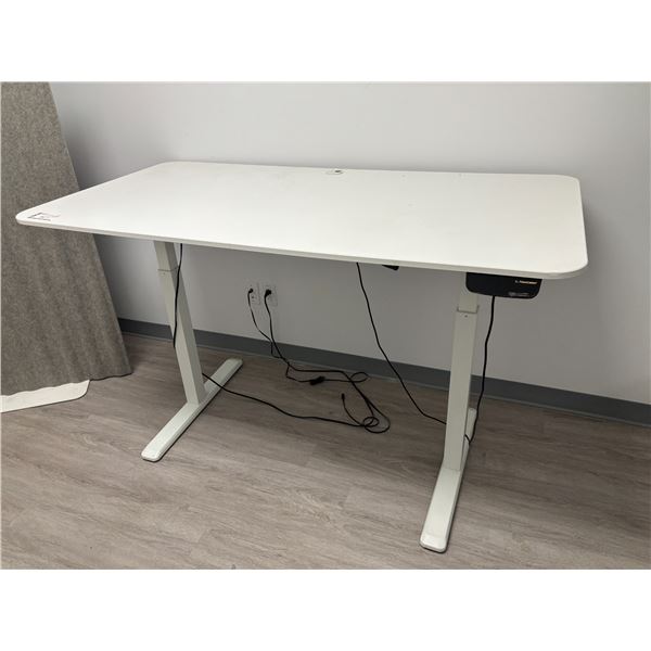 TABLE DE TRAVAIL HAUTEUR AJUSTABLE ÉLEC. 63"x32"x29-48" PRIME CABLES ERGO