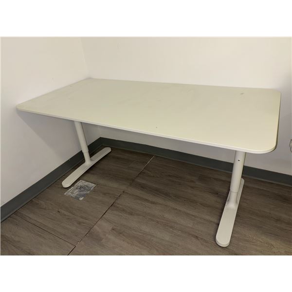 TABLES HAUTEUR AJUSTABLE 60"x31"