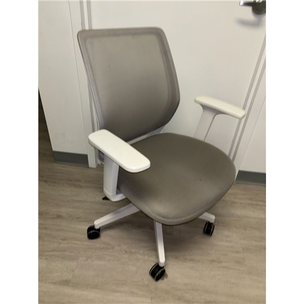 CHAISE DE BUREAU (NEUF)